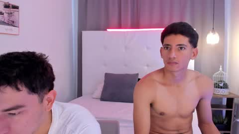 Snapshot of alejo_exotic chatting on May 2026 01:07:01 PM alejo_exotic online show from May 2026 01:07:01 PM