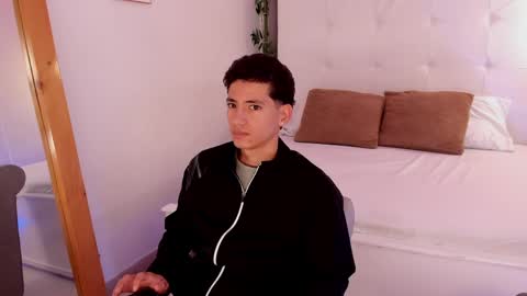 Snapshot of alejo_exotic chatting on June 2026 01:11:01 PM alejo_exotic online show from June 2026 01:11:01 PM