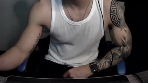 alejoduarte16 online show from December 2025 06:49:02 PM