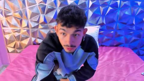 aleking13 online show from October 2025 01:04:02 PM