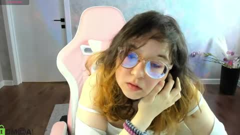 Snapshot of aleks_caste chatting on April 2026 02:51:02 AM Aleks online show from April 2026 02:51:02 AM