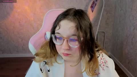 Snapshot of aleks_caste chatting on April 2026 09:33:02 AM Aleks online show from April 2026 09:33:02 AM