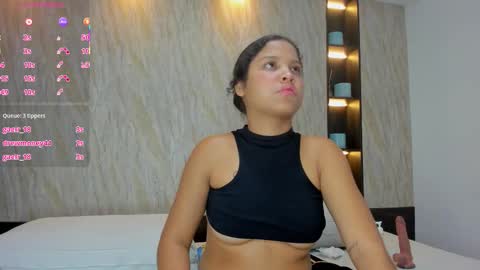 Snapshot of alena_brown chatting on November 2025 02:44:01 AM ALENA online show from November 2025 02:44:01 AM