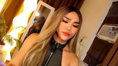 Snapshot of alenajones chatting on April 2026 08:07:02 AM alenajones online show from April 2026 08:07:02 AM