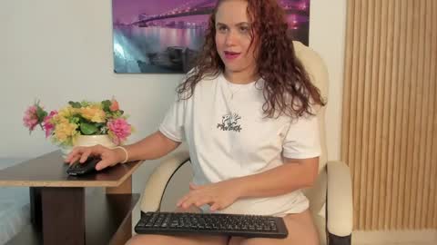 Snapshot of alennax chatting on April 2026 12:10:01 PM alennax online show from April 2026 12:10:01 PM