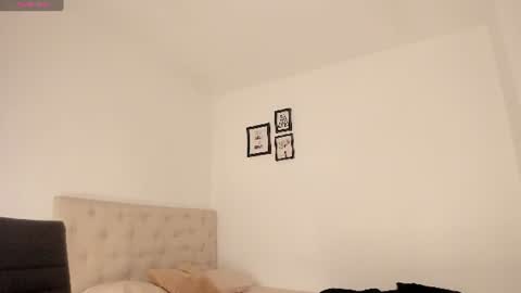 Snapshot of alesay_dreams chatting on June 2026 02:25:01 AM Alesay online show from June 2026 02:25:01 AM