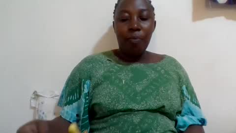 Snapshot of alesha_ chatting on June 2026 06:01:02 PM Noreen Kennth and Emilly online show from June 2026 06:01:02 PM