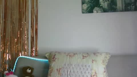 QUEEN OFF MILk  IM BACK  15 NOV online show from November 2025 09:29:02 PM