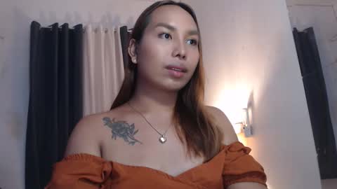 Snapshot of alessandramore chatting on May 2026 05:18:02 PM Alessandra online show from May 2026 05:18:02 PM