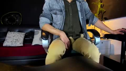 ALESSANDRO  WYE online show from February 2026 04:41:01 AM