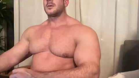 Alessandrobuilder online show from November 2025 12:11:01 AM