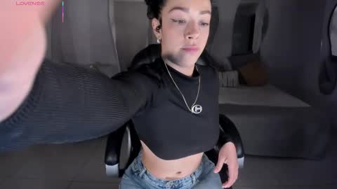 ALESSA ROMERO  online show from November 2025 05:22:01 PM