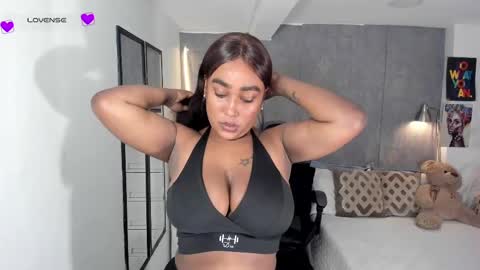 Snapshot of alessia_anderson07 chatting on September 2025 10:44:01 PM Yy online show from September 2025 10:44:01 PM