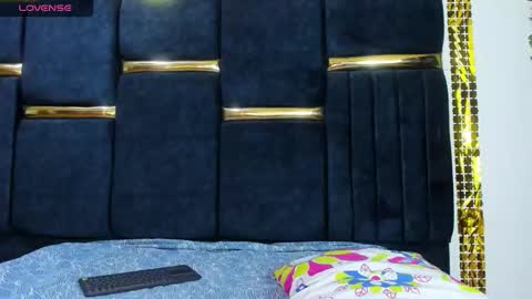 Alessie and scarlet online show from December 2025 11:15:01 AM