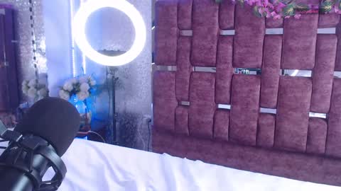 Snapshot of alessiadouce chatting on January 2025 08:46:01 PM Alessia online show from January 2025 08:46:01 PM