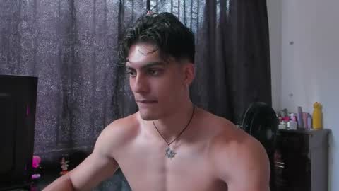 alessio Vale online show from April 2026 07:06:02 PM