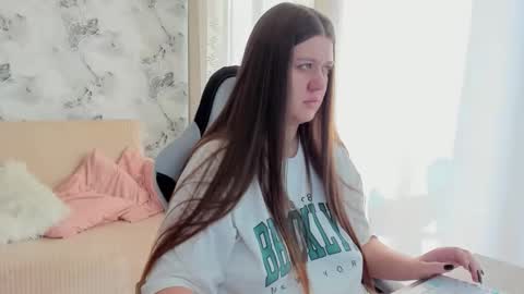 Aletta Oushen online show from October 2025 09:43:02 AM