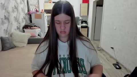 Aletta Oushen online show from November 2025 11:40:02 AM