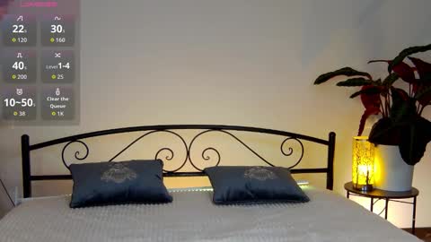 Emi online show from September 2025 08:09:01 PM