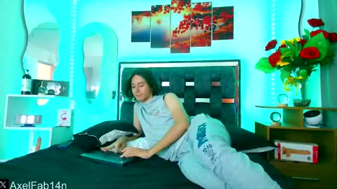 sneider online show from February 2025 06:44:02 PM