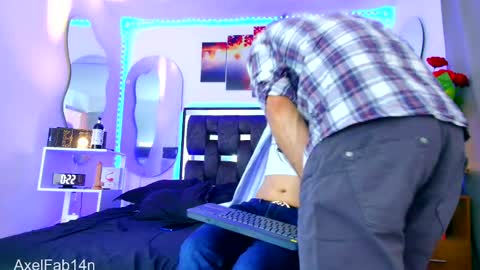 sneider online show from March 2025 06:54:01 PM