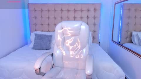 alex online show from November 2025 12:08:02 PM