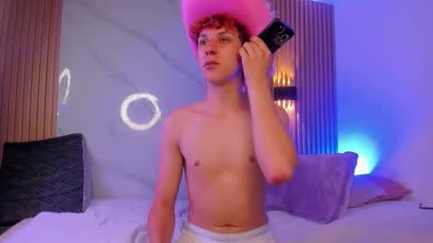 alex_deus online show from April 2026 07:44:01 PM