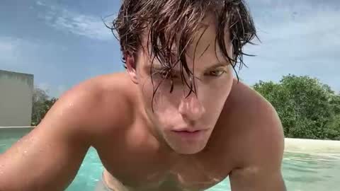 Snapshot of alex_islive chatting on June 2026 08:37:02 PM Alex Stone online show from June 2026 08:37:02 PM