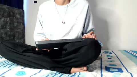 alex_mark_ online show from April 2026 02:04:02 PM