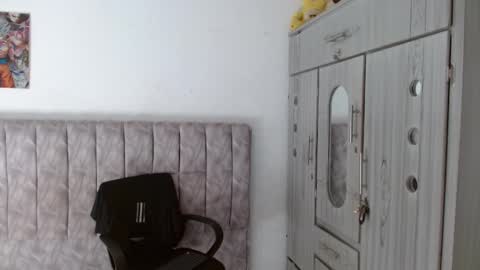 alex online show from April 2026 08:39:01 PM