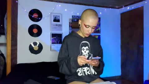 Alex online show from February 2025 10:43:01 PM