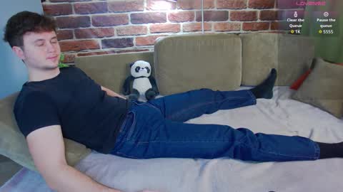 Alex online show from December 2025 05:49:02 AM