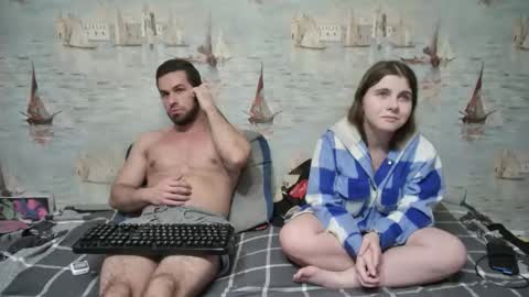 Alex and Sarah online show from November 2025 11:26:02 PM