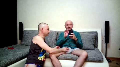 Alex and Tobey online show from December 2025 02:20:01 AM