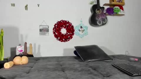 Alex Woll online show from December 2024 09:42:02 PM