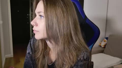 Snapshot of alexa_feels chatting on May 2026 04:45:02 PM Little Duck homie online show from May 2026 04:45:02 PM