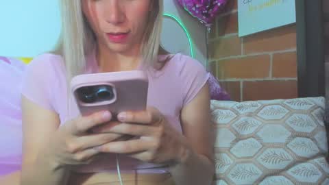 alexa latina online show from September 2025 03:39:02 PM