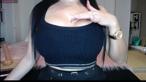 Snapshot of alexa_moreti chatting on September 2025 12:21:02 PM alexa_moreti online show from September 2025 12:21:02 PM