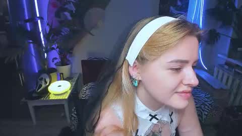 alexa_pirs online show from October 2025 03:25:01 PM