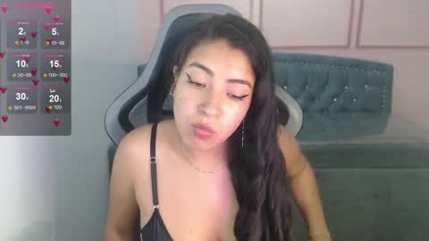 Alexandra online show from October 2025 01:21:02 PM