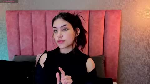 Alexa Thaylor online show from December 2025 03:17:02 PM