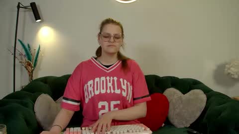 AlexaAvery online show from May 2026 06:54:02 AM