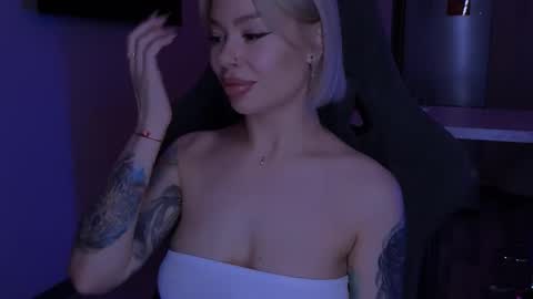 Alexa Mason online show from October 2025 02:25:02 AM