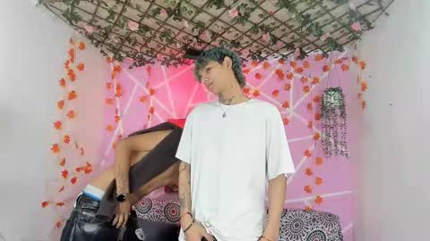 chicos hot online show from December 2025 02:22:02 PM