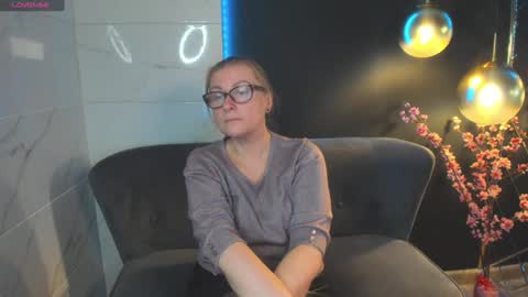 Snapshot of alexandra_kind chatting on December 2024 11:28:01 AM Alexandra online show from December 2024 11:28:01 AM