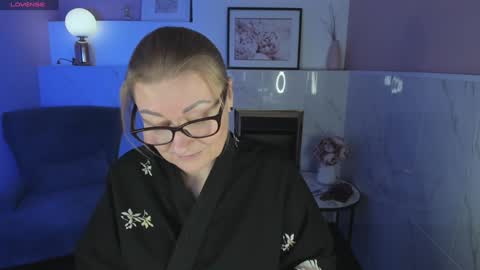 Snapshot of alexandra_kind chatting on January 2025 04:37:02 PM Alexandra online show from January 2025 04:37:02 PM