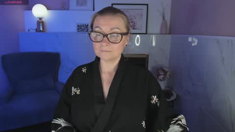 Snapshot of alexandra_kind chatting on January 2025 10:40:02 PM Alexandra online show from January 2025 10:40:02 PM