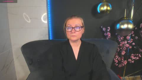 Snapshot of alexandra_kind chatting on January 2025 01:45:02 AM Alexandra online show from January 2025 01:45:02 AM