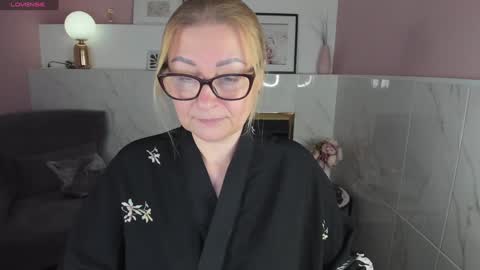 Snapshot of alexandra_kind chatting on January 2025 02:11:01 PM Alexandra online show from January 2025 02:11:01 PM