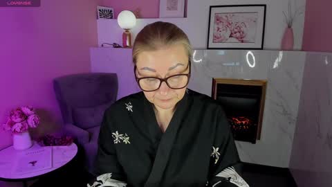 Snapshot of alexandra_kind chatting on February 2025 05:12:01 PM Alexandra online show from February 2025 05:12:01 PM